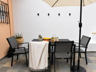 Arturo's Town House - 1