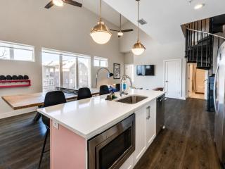 West End 4 Bd l 4Bath Walk to Bars-Close to Broadway - 2