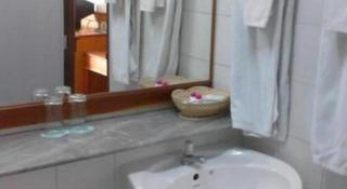 Sakol Grand Palace Hotel - 4