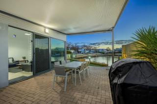 Geographe Sanctuary- Canal Front Home - 9