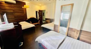 RUBY HOTEL - 4