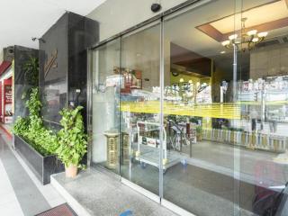 L Hotel @ Broadway - 8