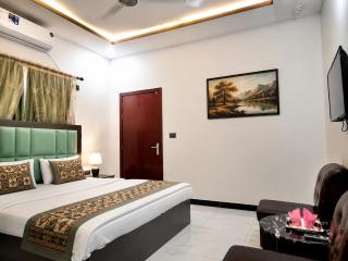Galaxy Family Hotel Karachi Airport - 7