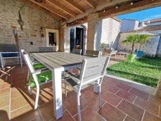 Villa LUCIE - piscine - 10mn plages - proche Royan - 8