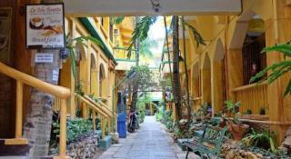 La Isla Bonita Resort - 8