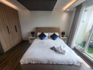 Aurum Prestige Luxurious Apartments with Pool, Gym - Gulberg Lahore - 0