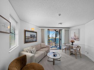 Ocean View 1BR Apartment with Private Rooftop - 8