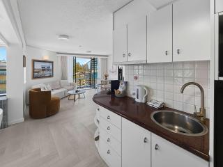 Ocean View 1BR Apartment with Private Rooftop - 7