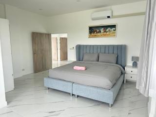 Pet Friendly Spacious 7 Bedroom Pool Villa - 8