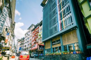 Sparrow Elements Boutique 2 min walk To Mg Marg - 9