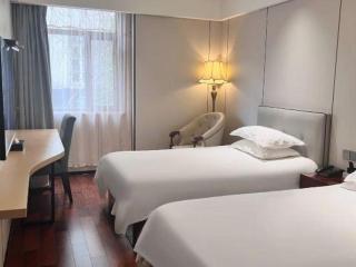 Linjiang International Cruise Hotel (Shanghai Youyi Road) - 2