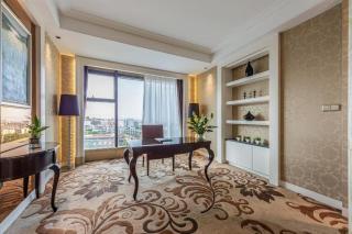 Chongqing Jiangbei Airport Grand Rezen Hotel - 2