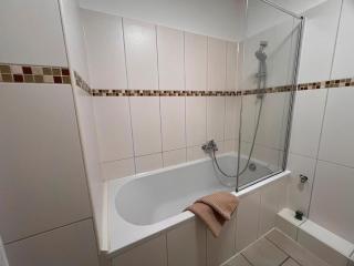 Modernes Apartment am Bahnhof Pinneberg - 1