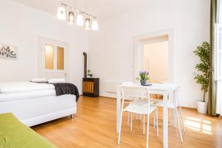 Modern & Cozy 2BR Stay Excellent Connectivity - 4