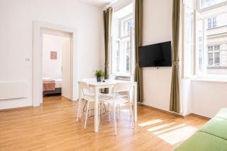 Modern & Cozy 2BR Stay Excellent Connectivity - 7