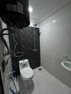 Premium 1 Bedroom Apartment in Bahria Town Lahore Free WiFi - 4