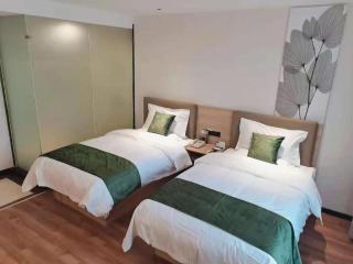 GreenTree Inn Shanxi Luliang Fengshan Road Central Park Express Hotel - 8