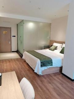 GreenTree Inn Shanxi Luliang Fengshan Road Central Park Express Hotel - 2