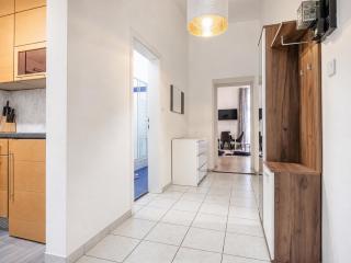 Cozy 1 Bedroom Apartment in Central Location - 4