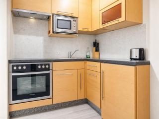 Cozy 1 Bedroom Apartment in Central Location - 7