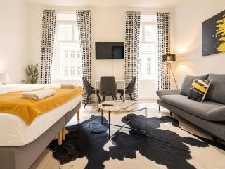 Cozy 1 Bedroom Apartment in Central Location - 3