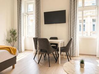 Cozy 1 Bedroom Apartment in Central Location - 8