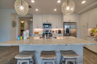 Pet-Friendly! Waterfront Lanai, Bunk Room, Pool - 2