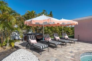 Flamingo Fling - Pool, Hot Tub & Putting Fun! - 8