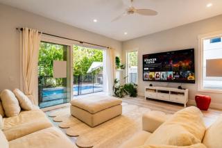 Quadruple Homes Sleeps 50 Heated Saltwater pool and Hot tubs near Beaches - 9