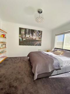 Burns Beach Luxury Home with pool, short walk to beach - 8