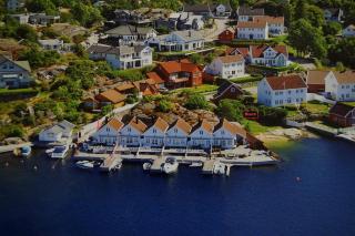 Idyllic cabin on the waterfront with boat rental - 9