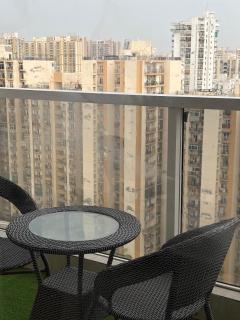 Luxurious 1BHK with Balcony Garden & City View - 8