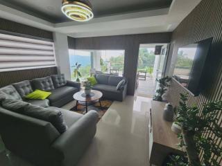 Avana Hills Tagaytay Manor - London - 0