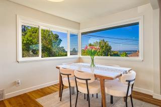 Lake View 3BR Retreat - 2