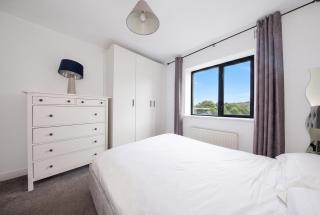 Modern 2-Bed Near Luas & Dublin Mountains - 8