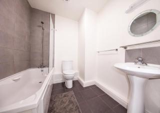 Modern 2-Bed Near Luas & Dublin Mountains - 5