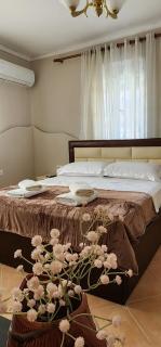 Aila's Guest House - 9