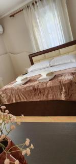Aila's Guest House - 8