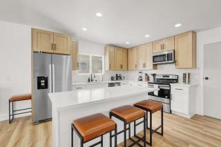 Newly Renovated 3BR with Arcade Machine and Parking - 8