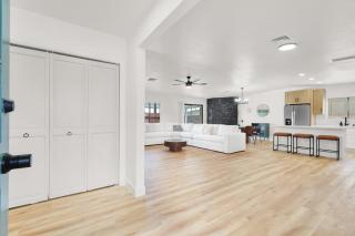 Newly Renovated 3BR with Arcade Machine and Parking - 4