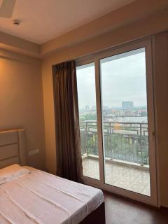 10 minutes away from ExpoMart-The Hideaway Stays - 6