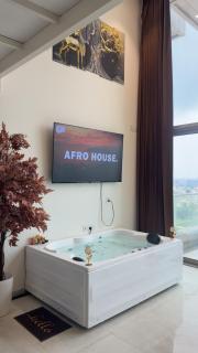 Luxury duplex with jacuzzi in Gurugram stay - 5