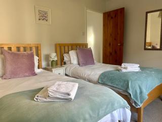 Catherine Cottage, Ashford in the Water - 3