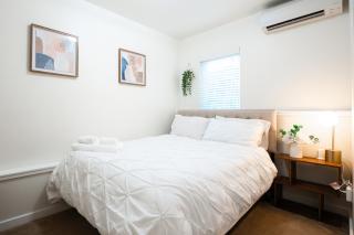 Seattle 2 Bedroom 1 Bath Suite - 8