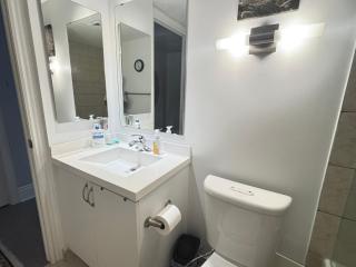 Home stay - Upscale Private Room with top amenities and Scenic View - 8