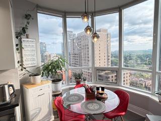 Home stay - Upscale Private Room with top amenities and Scenic View - 9