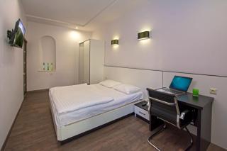 Republic Avenue Inn - 1
