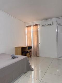 Chill Out Casa 4 bdr Apt~10 min wlk to the beach~ - 3