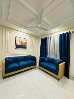 Green Orchard Luxury 2 Bedroom Family Apartment Faisalabad Free WiFi & Parking - 5