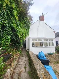 Cottage Sleeps 2 plus 1 on mattress with Parking - 7